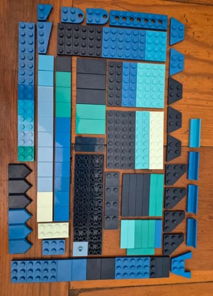 Lot de pièces lego bleue, brand: LEGO, condition: Very good, size: One size, €4.20, €5.11 includes Buyer Protection