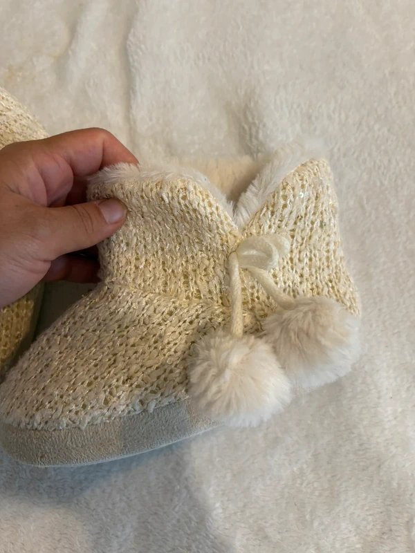Chaussons fourrés bébé fille garçon Saxo Blues pointure 28 – tricot beige avec pompons - photo numéro 4