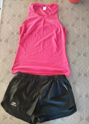 Set Kalennjj Decathlon, brand: Decathlon, condizioni: Nuovo senza cartellino, taglia: S, €5.00, €5.95 include la Protezione acquisti