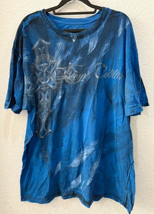 Crazy vintage xtreme couture blue cross tee from the 2000s y2k emo punk, merk: Affliction, staat: Heel goed, maat: XXL, € 50,00, € 53,20 inclusief Kopersbescherming Pro