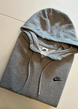 Veste à capuche Nike – Grise – Taille XL – Très bon état (9/10), marca: Nike, estado: Muito bom, tamanho: XL, €27.00, €29.05 inclui Proteção do Comprador