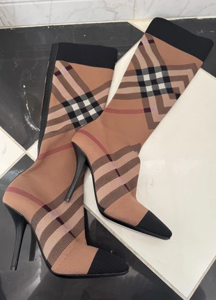 Bottes hautes à talon Burberry marron, marke: Burberry, zustand: Sehr gut, größe: 38, 610,00 €, 641,20 € inklusive Vinted-Käuferschutz