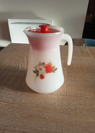 Pichet Arcopal motif fleurs, brand: Arcopal, condition: Very good, €10.00, €11.20 includes Buyer Protection
