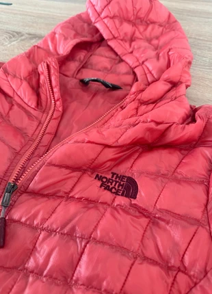 Doudoune Fine Thermoball The North Face Rose - Taille M Femme, marque: The North Face, état: Très bon état, taille: M / 38 / 10, 40,00 €, 42,70 € Protection acheteurs incluse