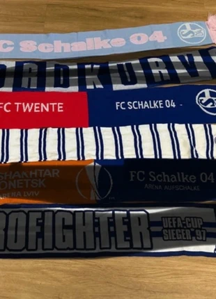 Schalke Schals - Sammlerstücke! Eurofighter twente nordkurve, merk: FC Schalke 04, staat: Heel goed, € 12,50, € 13,83 inclusief Kopersbescherming