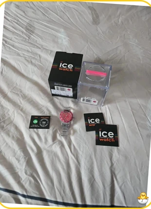 Montre IceWatch rose et transparente Très bon état, marke: Ice Watch, zustand: Sehr gut, größe: 30–38 mm, 30,00 €, 32,20 € inklusive Vinted-Käuferschutz