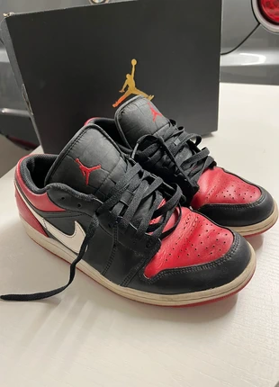 Air Jordan 1 Low Alternate Bred Toe – Must Have, merk: Jordan, staat: Heel goed, maat: 42, € 16,00, € 17,50 inclusief Kopersbescherming