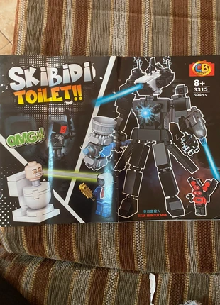Costruzione skibidi toilet, marca: cb toys, estado: Muito bom, tamanho: 6 anos / 116 cm, €20.00, €21.70 inclui Proteção do Comprador
