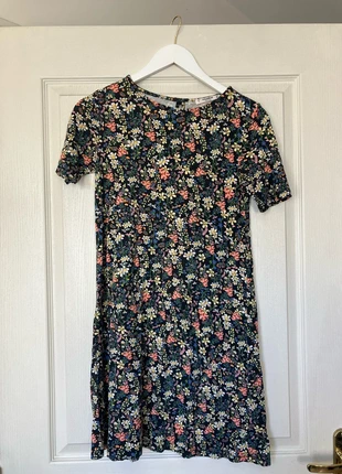 Robe Printemps/Automne Pull&Bear, merk: Pull & Bear, staat: Heel goed, maat: S / 36 / 8, € 1,00, € 1,75 inclusief Kopersbescherming