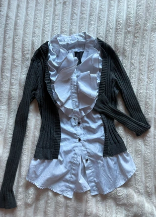 Top blanc et gris effet chemise à volant et gilet preppy vintage Y2K académique, brand: Vintage, condition: Very good, size: M / 38 / 10, €13.90, €15.30 includes Buyer Protection