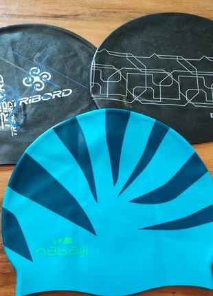 Lot de 3 bonnets de natation Silicone Noir Bleu Nabaiji, marke: Nabaiji, zustand: Sehr gut, 5,00 €, 5,95 € inklusive Vinted-Käuferschutz
