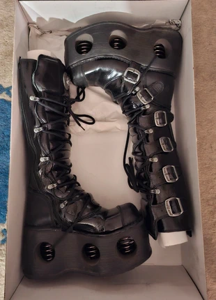 New rock neptuno, brand: New Rock, condizioni: Ottime, taglia: 39, €310.00, €326.20 include la Protezione acquisti