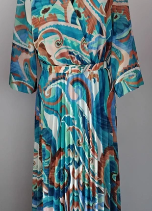 Italian Style - Multi-colour Summer dress, size12/14 as new, marke: Italian Style, zustand: Sehr gut, größe: L / 40 / 12, 9,00 €, 10,15 € inklusive Vinted-Käuferschutz