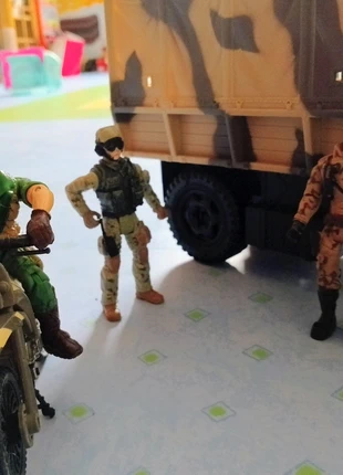 Figurines militaires + camion + moto – type The Corps!, marke: Joe, zustand: Gut, größe: Frühchen, bis 44, 15,00 €, 16,45 € inklusive Vinted-Käuferschutz