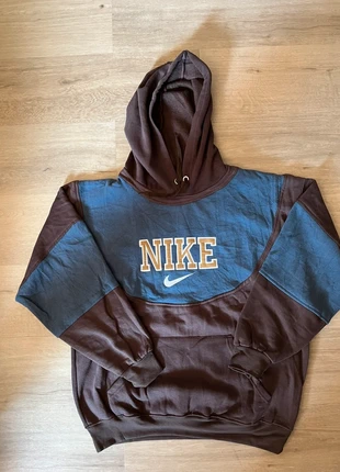 Sweat à capuche Nike taille L couleur marron bleu, marque: Nike, état: Très bon état, taille: L, 29,00 €, 31,15 € Protection acheteurs incluse