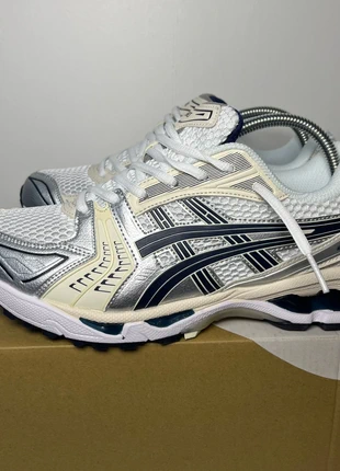 Asics gel-kayano 14 White/Midnight, brand: Asics, condizioni: Nuovo con cartellino, taglia: 42, €78.00, €82.60 include la Protezione acquisti