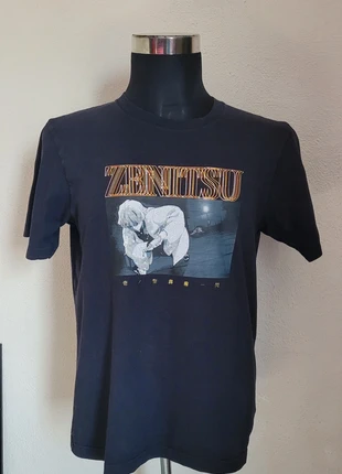 Camiseta anime Demon slayser Zenitsu, marca: Uniqlo, estado: Bueno, tamaño: M, 10,00 €, 11,20 € Protección al comprador incluida