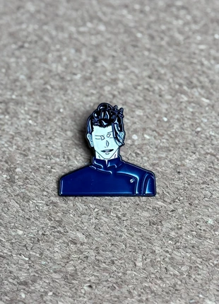 Geto pin, merk: Jujutsu Kaisen, staat: Nieuw met prijskaartje, € 4,25, € 5,16 inclusief Kopersbescherming Pro