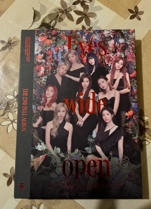 Twice Feel Special Album, condizioni: Nuovo senza cartellino, €15.00, €16.45 include la Protezione acquisti