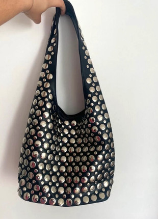 sac cabas cloutés, marque: Tendance, état: Très bon état, 35,00 €, 37,45 € Protection acheteurs incluse