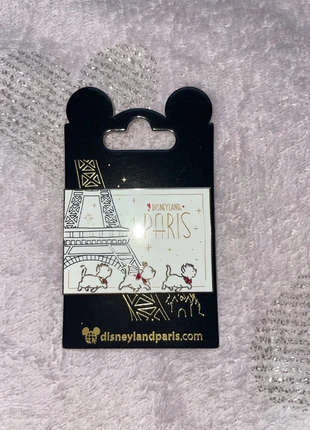 Pin’s Aristochats, marque: Disneyland Paris, état: Neuf sans étiquette, 10,00 €, 11,20 € Protection acheteurs incluse