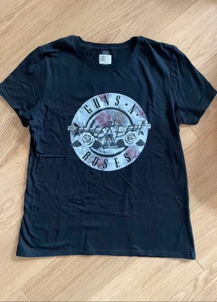 Ladies Guns n Roses Tshirt Size Medium 10-12, brand: Amazon, condition: New without tags, size: M / 10, £10.00, £11.20 includes Buyer Protection