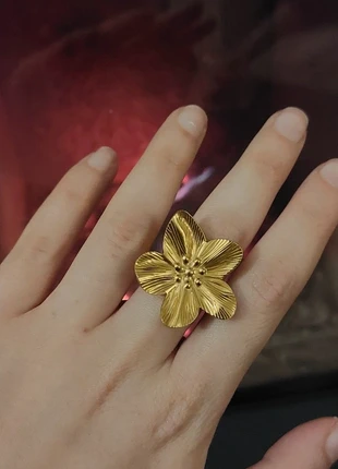 Flower ring, brand: INOX, condizioni: Ottime, taglia: Regolabile, €6.00, €7.00 include la Protezione acquisti