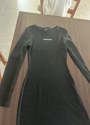 Robe Kiabi, marke: Kiabi, zustand: Sehr gut, größe: S / 36 / 8, 1,50 €, 2,28 € inklusive Vinted-Käuferschutz