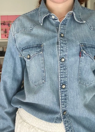 Chemise en jeans Levi’s, marca: Levi's, estado: Muy bueno, tamaño: M, 20,00 €, 21,70 € Protección al comprador incluida