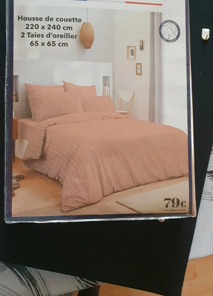 Housse de couette avec taies d'oreillers, marque: prestige, état: Très bon état, taille: King Size (220-240 cm x 220-260 cm), 26,00 €, 27,30 € Protection acheteurs incluse