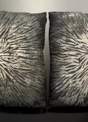 Lote 2 cojines estampado negro y plata 35x35 cms, marque: textil hogar, état: Très bon état, taille: Autre, 7,95 €, 9,05 € Protection acheteurs incluse