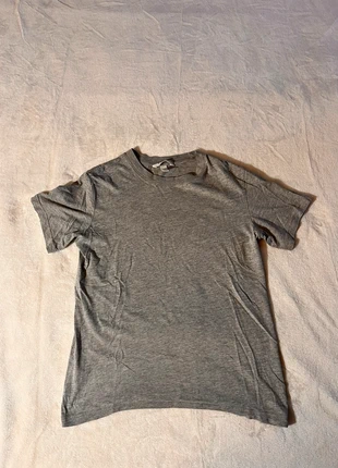 T-shirt gris basique H&M – Taille XS – Excellent état, brand: H&M, condition: Very good, size: XS / 34 / 6, €6.00, €7.00 includes Buyer Protection