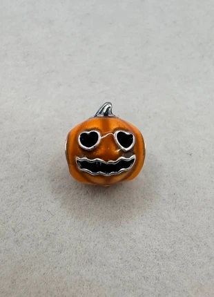 Glow In The Dark Spooky Pumpkin Charm, brand: Charm, condition: Very good, £6.00, £7.00 includes Buyer Protection