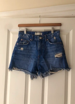 Denim Distressed Shorts Never Worn, brand: Denim Co, condition: New without tags, size: XS / 34 / 6, €1.50, €2.28 includes Buyer Protection