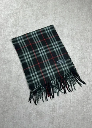 Écharpe Burberry noir, brand: Burberry, condition: Very good, €45.00, €47.95 includes Buyer Protection Pro