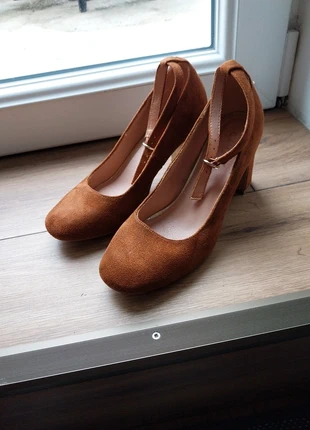 Très jolie chaussures, marque: Camaïeu, état: Très bon état, taille: 37, 5,00 €, 5,95 € Protection acheteurs incluse