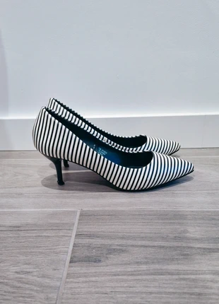 Sapatos de salto alto às riscas, marca: Atmosphere, estado: Bom, tamanho: 39, €3.00, €3.85 inclui Proteção do Comprador