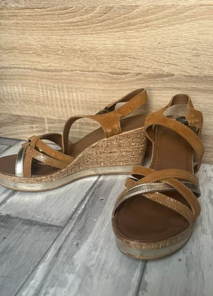 Sandales compensées/ camel & doré, merk: LH, staat: Nieuw zonder prijskaartje, maat: 39, € 10,00, € 11,20 inclusief Kopersbescherming