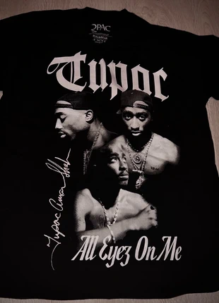 T-shirt Tupac, marque: Pull & Bear, état: Neuf sans étiquette, taille: M, 9,00 €, 10,15 € Protection acheteurs incluse