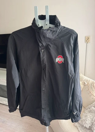 Zwarte Nike Ohio State windbreaker S, marca: Nike, estado: Satisfactorio, tamaño: S, 11,00 €, 12,25 € Protección al comprador incluida