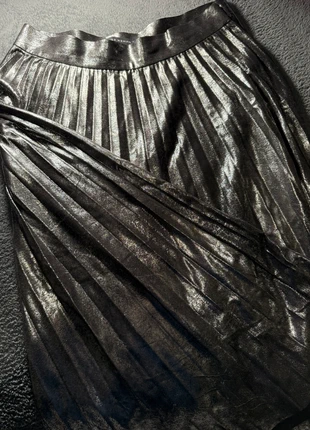 Jupe mi longue argentée, marque: Zara, état: Très bon état, taille: S / 36 / 8, 4,00 €, 4,90 € Protection acheteurs incluse