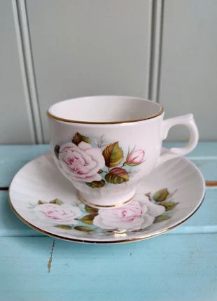 Prachtig! Kop en schotel Rose of England fine Bone China, marque: Rose of England, état: Très bon état, 6,95 €, 8,00 € Protection acheteurs (Pro) incluse