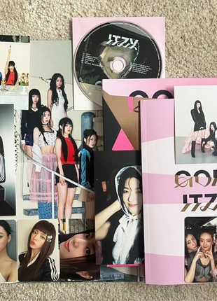 Yuna Full GOLD Album, condizioni: Nuovo con cartellino, €20.00, €21.70 include la Protezione acquisti