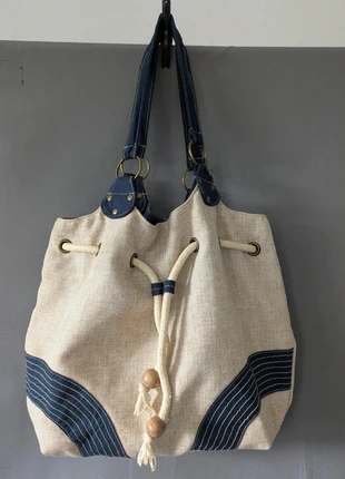 Sac en toile beige à anses bleu marine – Bon état – Fermeture corde et pression, état: Bon état, 7,00 €, 8,05 € Protection acheteurs incluse