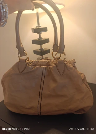 In morbidissima pelle nocciola, Miu Miu., marke: Miu Miu, zustand: Sehr gut, 99,00 €, 104,65 € inklusive Vinted-Käuferschutz