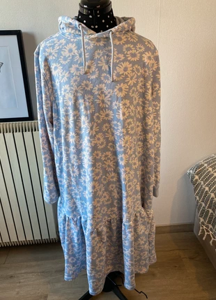 Robe sweat / robe pull motif fleur C&A taille XL, marca: C&A, estado: Muy bueno, tamaño: XL / 42 / 14, 5,00 €, 5,95 € Protección al comprador incluida