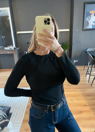 Top noir manches longues cintré couture apparente – Taille L, staat: Nieuw zonder prijskaartje, maat: L / 40 / 12, € 15,00, € 16,45 inclusief Kopersbescherming