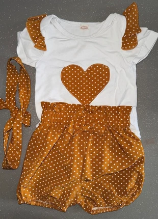 Ensemble caramel et blanc à cœur, marke: pas de marque, zustand: Sehr gut, größe: 6-9 Monate / 68, 4,00 €, 4,90 € inklusive Vinted-Käuferschutz