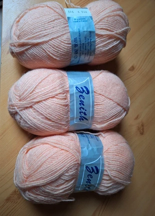 3 pelotes de laine, brand: LAINE, condizioni: Nuovo con cartellino, €3.00, €3.85 include la Protezione acquisti