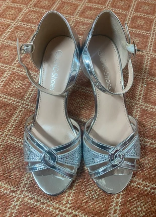 Saltos prateados da CHC-Shoes, marca: CHC-Shoes, estado: Muito bom, tamanho: 36, €7.00, €8.05 inclui Proteção do Comprador